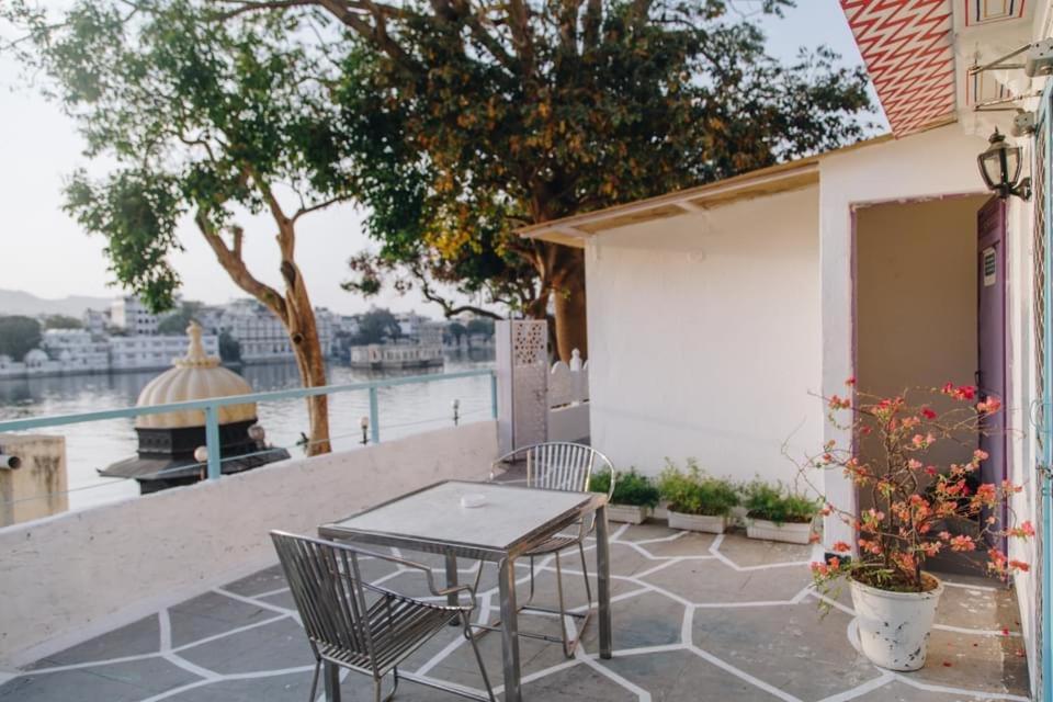 Gypsy Child Lake Hostel אודייפור מראה חיצוני תמונה